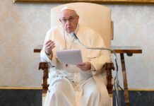 pope-francis:-praise-god-above-all-in-difficult-moments