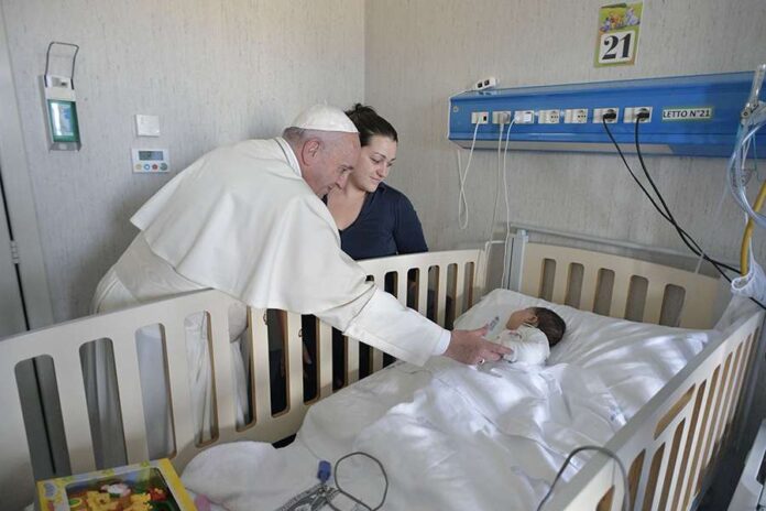 pope-francis-prays-for-children-suffering-from-rare-diseases