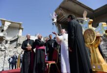 pope-francis-prays-for-victims-of-war-in-ruins-of-mosul