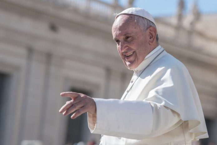 amoris-laetitia-year:-pope-francis-says-church-must-defend-the-family