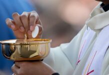survey:-two-thirds-of-catholics-say-biden-should-be-able-to-receive-communion