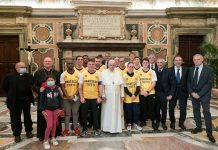 pope-francis-meets-the-‘pope’s-team’-ahead-of-friendly-soccer-match