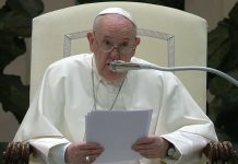pope-francis-prays-for-workers-‘crushed-by-an-unbearable-burden’-in-covid-19-recession