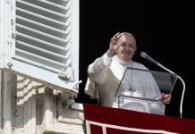 pope-francis-at-the-angelus:-accept-the-‘paradox-of-the-beatitudes’