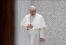 pope-francis-cancels-ash-wednesday-mass,-trip-to-florence-due-to-knee-pain