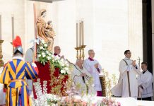 pope-francis-celebrates-mass-in-st.-peter’s-square-for-easter-2022