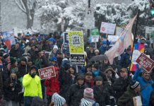 photos:-snow-doesn’t-deter-thousands-at-second-post-roe-march-for-life