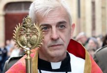 ‘rocker’-spanish-priest-dies-from-burns-suffered-during-lighting-of-easter-fire