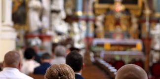 9-facts-about-catholics-in-the-us.,-according-to-pew-research